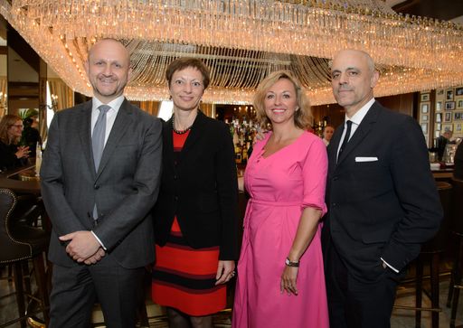 Vorschau Bild von Norbert Kettner, Brigitte Trattner
(InterContinental Wien), Daniela Enzi (Wertinvest) und Gerald Matt
(v.l.n.r.)