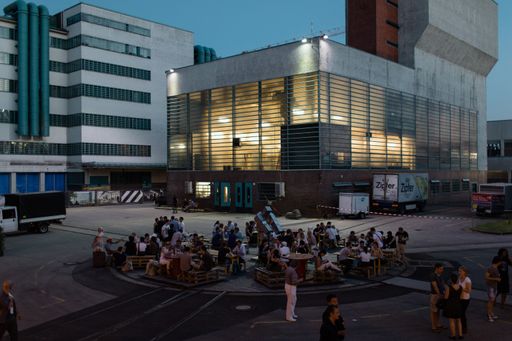 Vorschau Bild von Die Linzer Tabakfabrik als große innovative
Networking- und Experimentierarena.