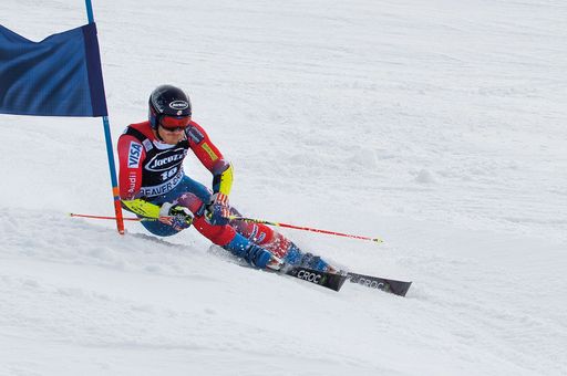Vorschau Bild von Tim Jitloff am Hintertuxer Gletscher beim Training mit Croc Ski