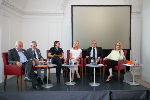 Talk "Haus der Geschichte", V.l.n.r.: Franz
Schausberger, Thomas Winkelbauer, Heidemarie Uhl, Johanna Rachinger,
Oliver Rathkolb, Elisabeth J. Nöstlinger, Hofburg, Josefsplatz 1,
1010 Wien, 30.6.16