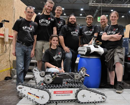 Das Robotik-Team der FH Kärnten freut sich über die
Top-Platzierungen beim RoboCup 2016.