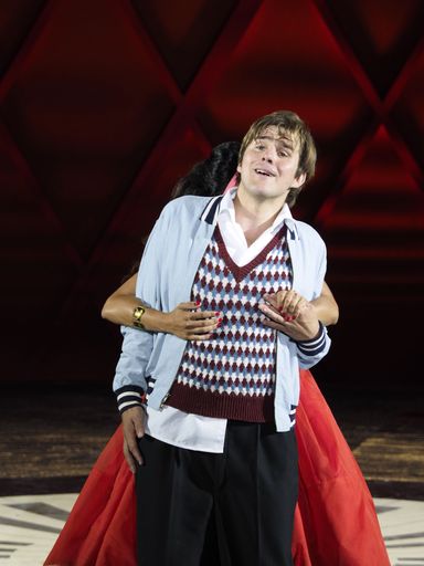 Vorschau Bild von Tamás Tarjányi als Nemorino, Premiere "Der
Liebestrank"