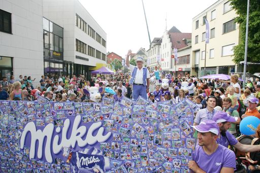http://www.apa-fotoservice.at/galerie/7914 Rund
30.000 Besuchern beim 33. Milka Schokofest 2016