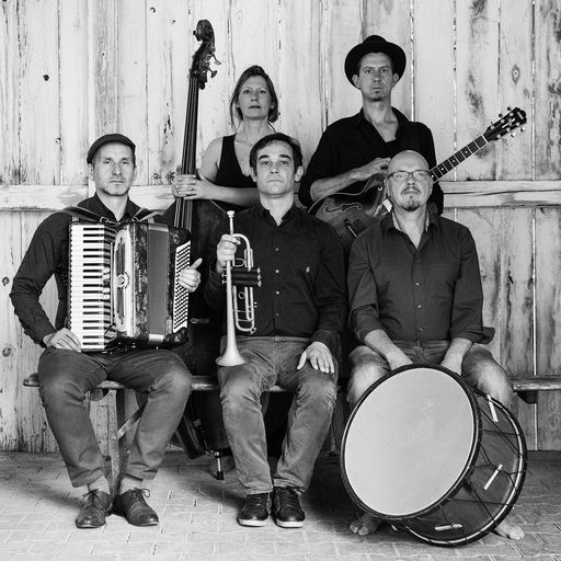 Vorschau Bild von Fei scho bei der KLANGstadt Hall in Tirol