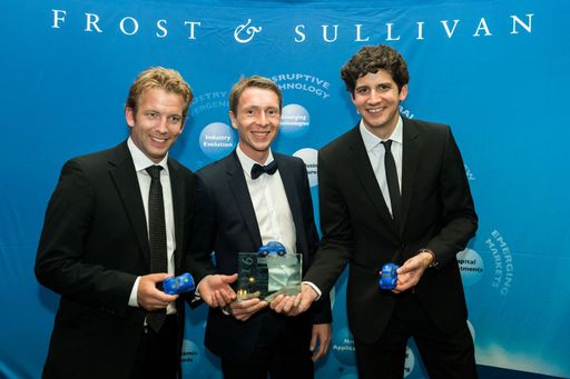 sharoo ist Preisträger des European P2P Carsharing
Price/Performance Value Leadership Awards 2016. Awardübergabe Juni
2016 Weiterer Text über ots und www.presseportal.ch/de/nr/100059543
/ Die Verwendung dieses Bildes ist für redaktionelle Zwecke
honorarfrei. Veröffentlichung bitte unter Quellenangabe: "obs/sharoo
ag"