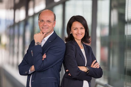  Im Bild v.l.n.r.: Hubert Loschek, Geschäftsführer;
Michaela Loschek-Böhm, Prokuristin.