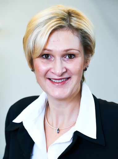 Vorschau Bild von Andrea Bodner, Leiterin des Kundenservice und Vermögensberaterin
bei der Partner Bank