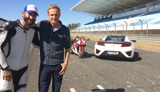 Vorschau Bild von GRIP - Das Motormagazin: Jens Kuck (li.) und
Matthias Malmedie im Duell Superbike gegen Supersportler - ob der
neue Honda NSX die Feuerklinge abledern kann? Weiterer Text über ots
und www.presseportal.de/nr/6605 / Die Verwendung dieses Bildes ist
für redaktionelle Zwecke honorarfrei. Veröffentlichung bitte unter
Quellenangabe: "obs/RTL II"