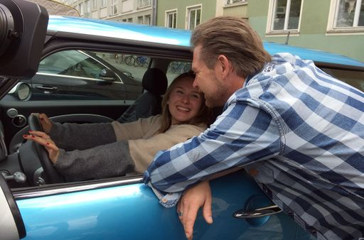 GRIP - Das Motormagazin: GRIP-Gebrauchtwagenexperte
Det Müller sucht für die junge Studentin Carla einen spritzigen
City-Flitzer mit Retro-Touch. Das Problem: Carla hat dafür nur 3.000
Euro... Weiterer Text über ots und www.presseportal.de/nr/6605 / Die
Verwendung dieses Bildes ist für redaktionelle Zwecke honorarfrei.
Veröffentlichung bitte unter Quellenangabe: "obs/RTL II"