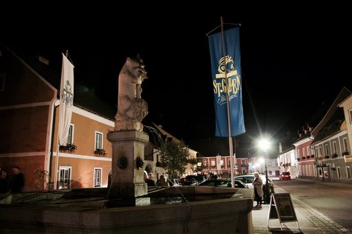 Der Marktplatz St. Gallen zeigt "Flagge" während
des Festivals