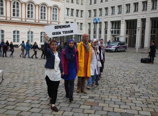 Jugendaktionen setzen ein Zeichen gegen Terror