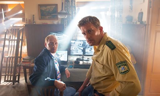 "Schweinskopf al dente", Rudi Birkenberger (Simon
Schwarz) und Franz Eberhofer (Sebastian Bezzel) ermitteln. Weiterer
Text über ots und www.presseportal.de/nr/12946 / Die Verwendung
dieses Bildes ist für redaktionelle Zwecke honorarfrei.
Veröffentlichung bitte unter Quellenangabe: "obs/Constantin
Film/Constantin Film / Bernd Schuller"