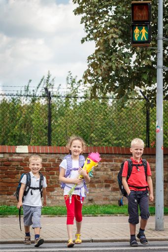 Vorschau Bild von Schulkinder müssen erstmals den Schulweg erlernen.