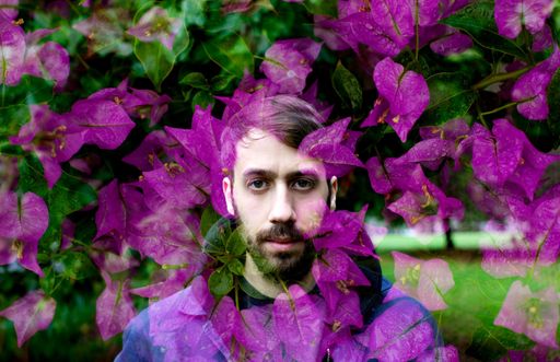 Vorschau Bild von Einer der rund 100 Acts am Waves Vienna 2016: der
britische Produzent, Performer und Musiker Gold Panda.