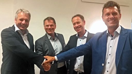  v.l.n.r. Ing. Franz Neumayr, MAS (Prokurist der
Elektrizitätswerke Bad Radkersburg), Wolfgang Haager (Country
Manager, Kamstrup Austria GmbH), Anders Nystrup (Head of Sales
Electricity Systems, Kamstrup A/S), Werner Mühl (Vertrieb Metering
Systems, Kamstrup Austria GmbH)