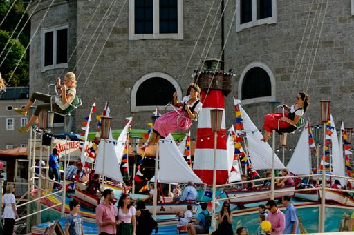Vorschau Bild von Jung und Alt erfreuen sich beim Rupertikirtag am
ausgelassenen Treiben Salzburg, 20140919