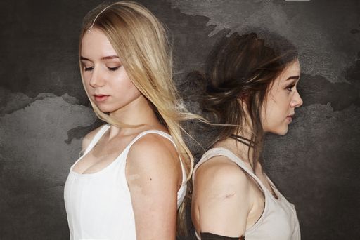  li. Verena Hauser als Ana und re. Bianca Nußdorfer als Ida