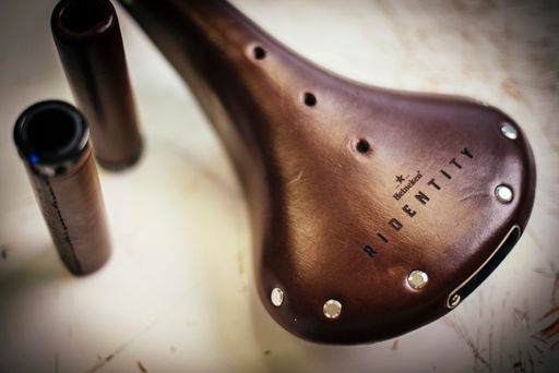 Wien baut ein Fahrrad. Genauer gesagt schaffen 23
Betriebe aus 23 Bezirken gemeinsam etwas Einzigartiges: Heineken
Ridentity - da Wiener Radl.