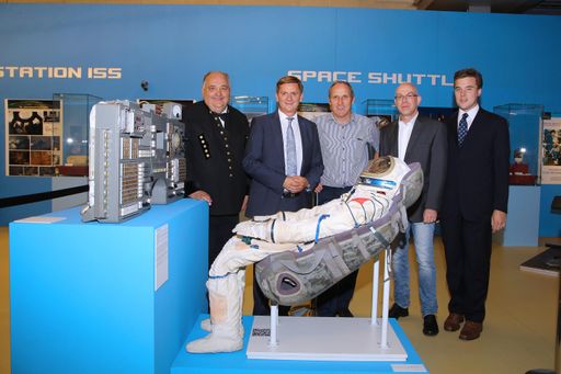 Von rechts nach links: J. Gsaxner, M. Köberl, F.
Viehböck, K. Wallner, B. Buchmayr