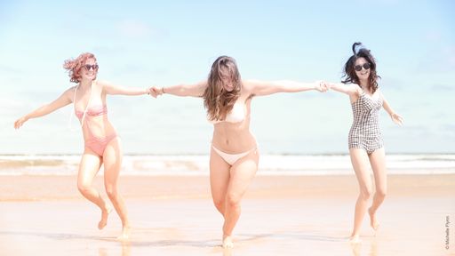 Beate-Uhse.TV to go und in HD / Sky Deutschland
zeigt Beate-Uhse.TV ab jetzt auch auf Sky On Demand und Sky Go.
Szene aus "Momentum - Girls Down Under", dem ersten Teil der
Filmreihe der australischen Regisseurin Michelle Flynn. Diese und
viele andere Film- und Serienhighlights ab sofort auch auf Sky On
Demand und Sky Go.