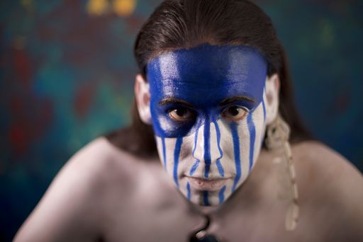  Nach Snow Owl’s höchst erfolgreicher, Latin Grammy nominierter CD
“Normas” hat sich Juan García-Herreros mit “The Blue Road” einer
spirituellen Reise verschrieben.