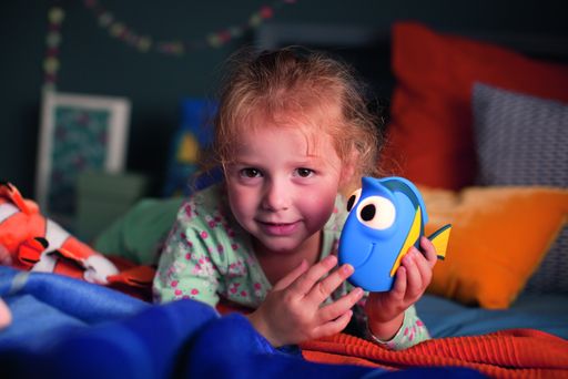 Vorschau Bild von Passend zum Kinofilm "Findet Dorie" bringen die
Kinderleuchten von Philips Lighting die Unterwasserwelt des Films
ins Kinderzimmer und machen sie farbenfroh erlebbar.