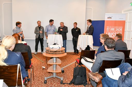 Vorschau Bild von https://www.apa-fotoservice.at/galerie/8061/ Im
Bild v.l.: Werner Aschenbrenner (Lorem Ipsum web.solutions GmbH),
Frank Wonisch (Hartinger Consulting), Mag. Martin Höllinger
(mahoom.at), Oliver Hauser (get on top gmbh), Markus Unterweger
(pewag international group), Maximilian Schirmer (tarife.at)