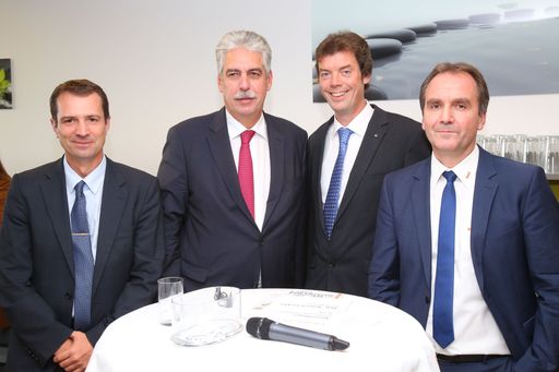 http://www.apa-fotoservice.at/galerie/8208 Im Bild
vl.: Dr. Markus Knasmüller (BMD), Dr. Hans Jörg Schelling
(Finanzminister), Dipl.-BW Roland Beranek MBA (Leiter BMD Akademie),
Wolfgang Ginzel (BMD)