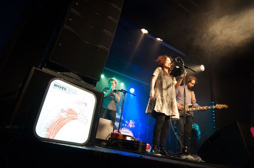  Sängerin und Multiinstrumentalistin Eloui am
Eröffnungstag des Waves Vienna 2016 im Schubert Theater.