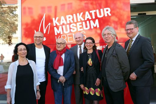 Karikaturmuseum Krems: 15 Jahre. Im Bild: Isolde
Charim, Gottfried Gusenbauer, Gustav Peichl, Erwin Pröll, Anja
Grebe, Gerhard Haderer, Hermann Dikowitsch
