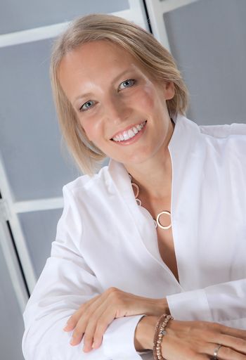  Martina Wiesenbauer-Vrublovsky übernimmt mit 1.
Oktober 2016 die Geschäftsführung der APA-OTS Originaltext-Service
GmbH