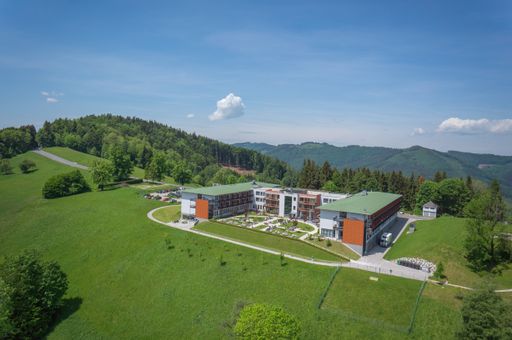 Bei einer Prüfung durch US-Experten hat die VAMED die Rehaklinik
Gmundnerberg und Montafon ihre Spitzenposition in der Liste der
World Hospitals behauptet.