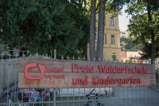 Vorschau Bild von Die Freie Waldorfschule Wien West bildet vom Kleinkind bis zum
Maturanten.