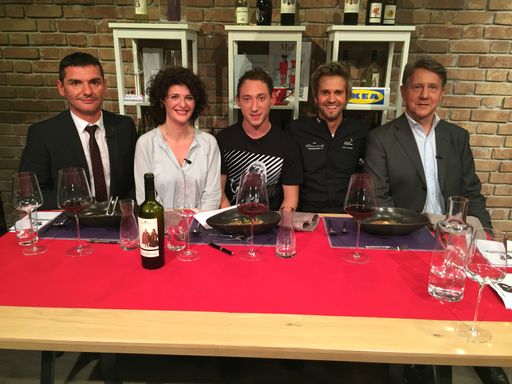  Im Bil: Ernst Tanzler, MHK Küchen; Sabrina
Stepanian, Ikea Foodmanagerin; Mario Schindelar, Marx Restauration
Küchenchef; Moderator Vitus Winkler; Peter Weinzierl, Meinl Bank
(Sponsor)