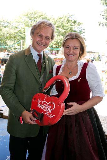  Die Geschäftsführer des Wiener Wiesn-Fests, Christian Feldhofer
und Claudia Wiesner