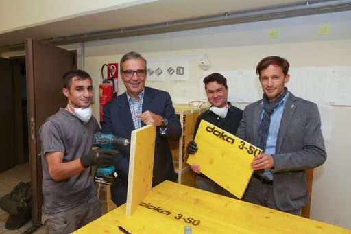  https://www.apa-fotoservice.at/galerie/8293 Im Bild
v.l.n.r.: Dr. Andreas J. Ludwig (Vorstandsvorsitzender Umdasch Group
AG), Klaus Schwertner (Generalsekretär Caritas) mit
Projektteilnehmern