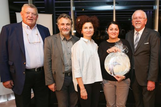 https://www.apa-fotoservice.at/galerie/8264 Am Bild
v.l.n.r.: Hansjörg Tengg (Unternehmer), Dipl.-Ing. Tarafa Baghajati
(Obmann der Initiative Muslimischer Österreicher), Mag. Alev Korun
(Nationalratsabgeordnete), Lamya Kaddor (Islamwissenschaftlerin und
Autorin) und Dkfm. Hans Raumauf (Vorstandsdirektor Wiener Städtische
Versicherungsverein).