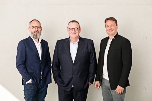 Von links nach rechts: Oliver Blecken, Michael
Jäschke, Henning Ehlert. Weiterer Text über ots und
www.presseportal.de/nr/62856 / Die Verwendung dieses Bildes ist für
redaktionelle Zwecke honorarfrei. Veröffentlichung bitte unter
Quellenangabe: "obs/JOM Jäschke Operational Media GmbH"