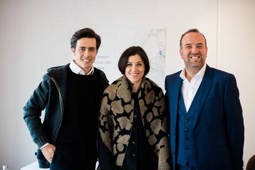 Vorschau Bild von Das Ehepaar Tement mit Hausherr Gerhard Kracher bei der
Masterclass des Weingutes Tement.