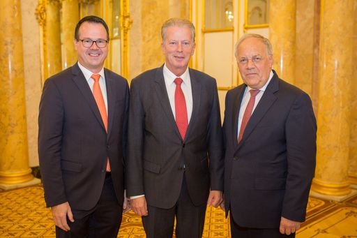  Gruppenfoto des Dreiertreffens der
Wirtschaftsminister