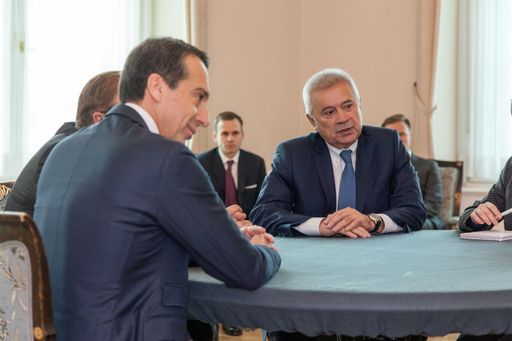 Vorschau Bild von LUKOIL Präsident Vagit Alekperov zu Besuch bei Bundeskanzler Kern