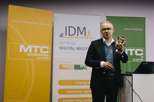  Roland Rott mit seinem Vortrag zu „how GE is
driving the transformation“