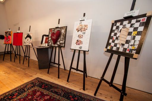 Vorschau Bild von Die Werke der Vernissage "Kastner & Öhler Lehrlinge
und die Unternehmenswerte"