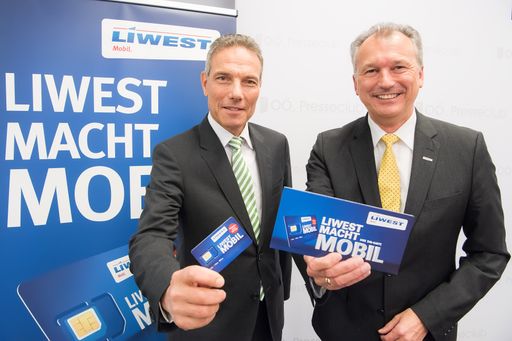 Präsentierten den neuen österreichischen Mobilfunk-Tarif LIWEST
Mobil: ventocom-Geschäftsführer Michael Krammer und LIWEST
Kabelmedien-Geschäftsführer Günther Singer.
