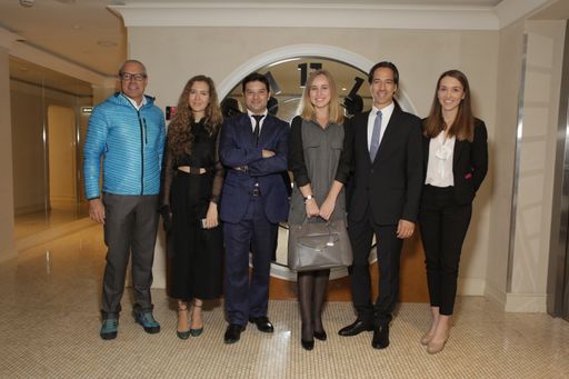 Vorschau Bild von von links: Christian Vonach (CEO iSKI), Anastasia Markitan (PR
StandArt Moskow), Fernando Rojo (General Manager StandArt Moscow),
Anna Kazarina (Project Manager iSKI Russia), Axel Pfefferkorn
(General Manager Aurelio Lech), Claudia Epp (Sales/Marketing/PR
Manager Aurelio Lech)