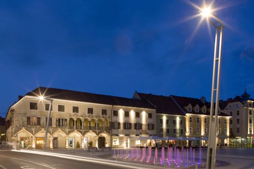Vorschau Bild von Das Kornmesserhaus, erbaut im venezianischen
Stil, steht im Zentrum der Stadt Bruck/Mur, auf einem der größten
Stadtplätze Österreichs!