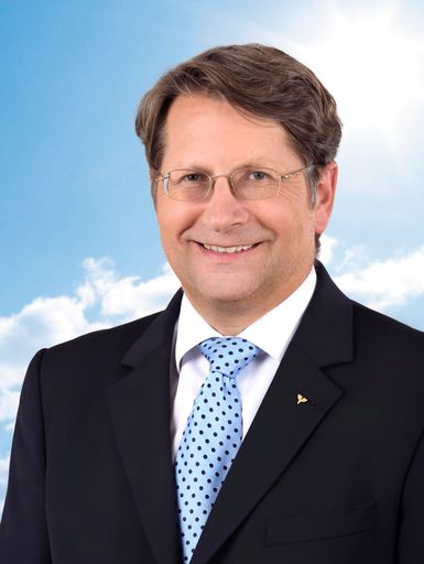 Vorschau Bild von Im Bild: Dir. Rainer Kuhnle