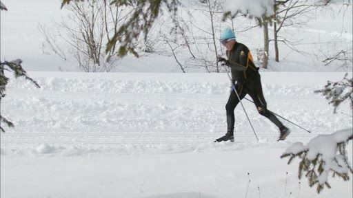 Über 500 Touristiker, Reiseveranstalter und
Medienvertreter aus 37 Nationen versammelten sich vom 19. bis 21.
Oktober 2016 in Innsbruck zum internationalen Netzwerktreffen
theALPS. Nach einem spannenden Auftakt beim Media Summit und einem
stark besuchten Trading-Room fand die Tagung mit dem theALPS
Symposium einen hochkarätigen Abschluss. Die zusammenfassenden
Thesen des Forschungsprojektes „Zukunft von Winterreisen in die
Alpen“ wurden neben dem Vortrag von Trendforscher David Bosshart,
Geschäftsführer des GDI Gottlieb Duttweiler Institute for Economic
and Social Studies, viel diskutiert.