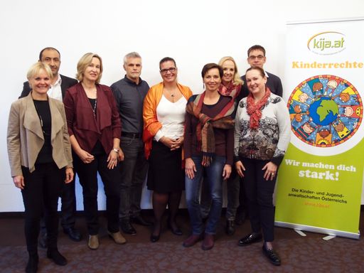 Die Kinder- und JugendanwältInnen Österreichs bei
ihrer Konferenz in Salzburg.