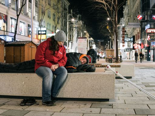 Sozialarbeiterin Susanne Peter beim Nachtstreetwork